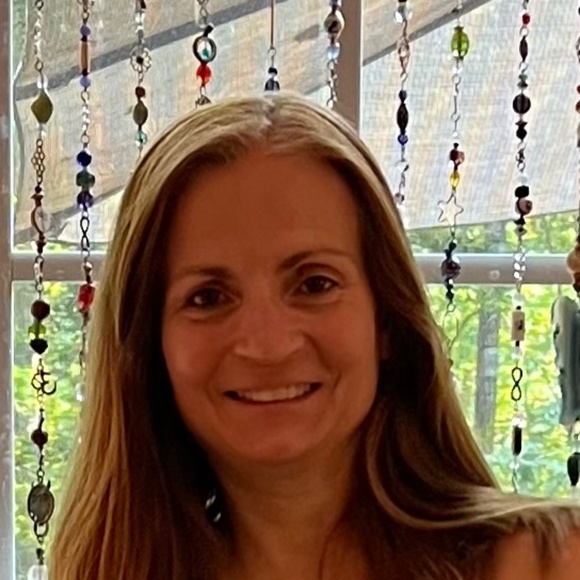 Meet your Posher, Denise - Picture 1 of 1